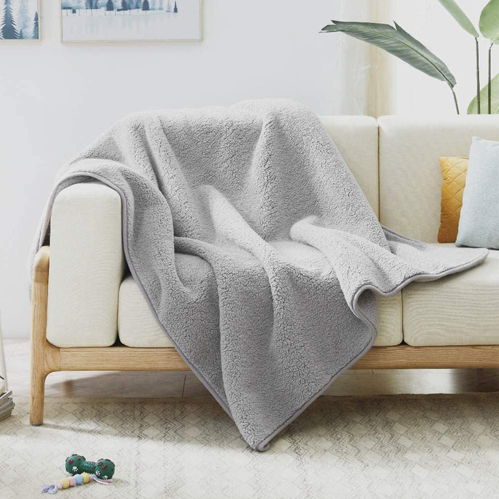 Allisandro Waterproof Dog Blanket Light Grey