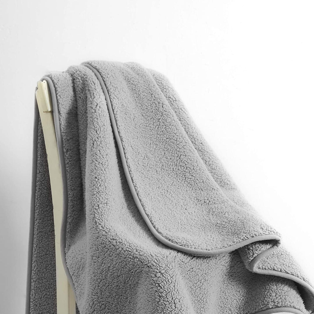 Allisandro Waterproof Dog Blanket Light Grey