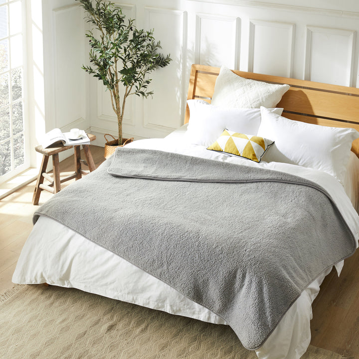 Waterproof Sherpa Blanket