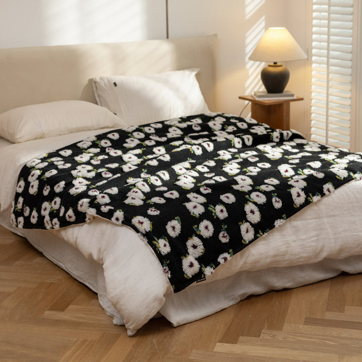 Midnight Gardenia Jacquard Fluffy Throw Blanket