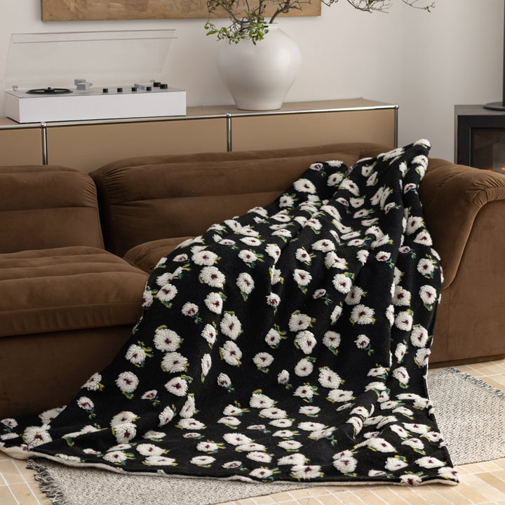 Midnight Gardenia Jacquard Fluffy Throw Blanket