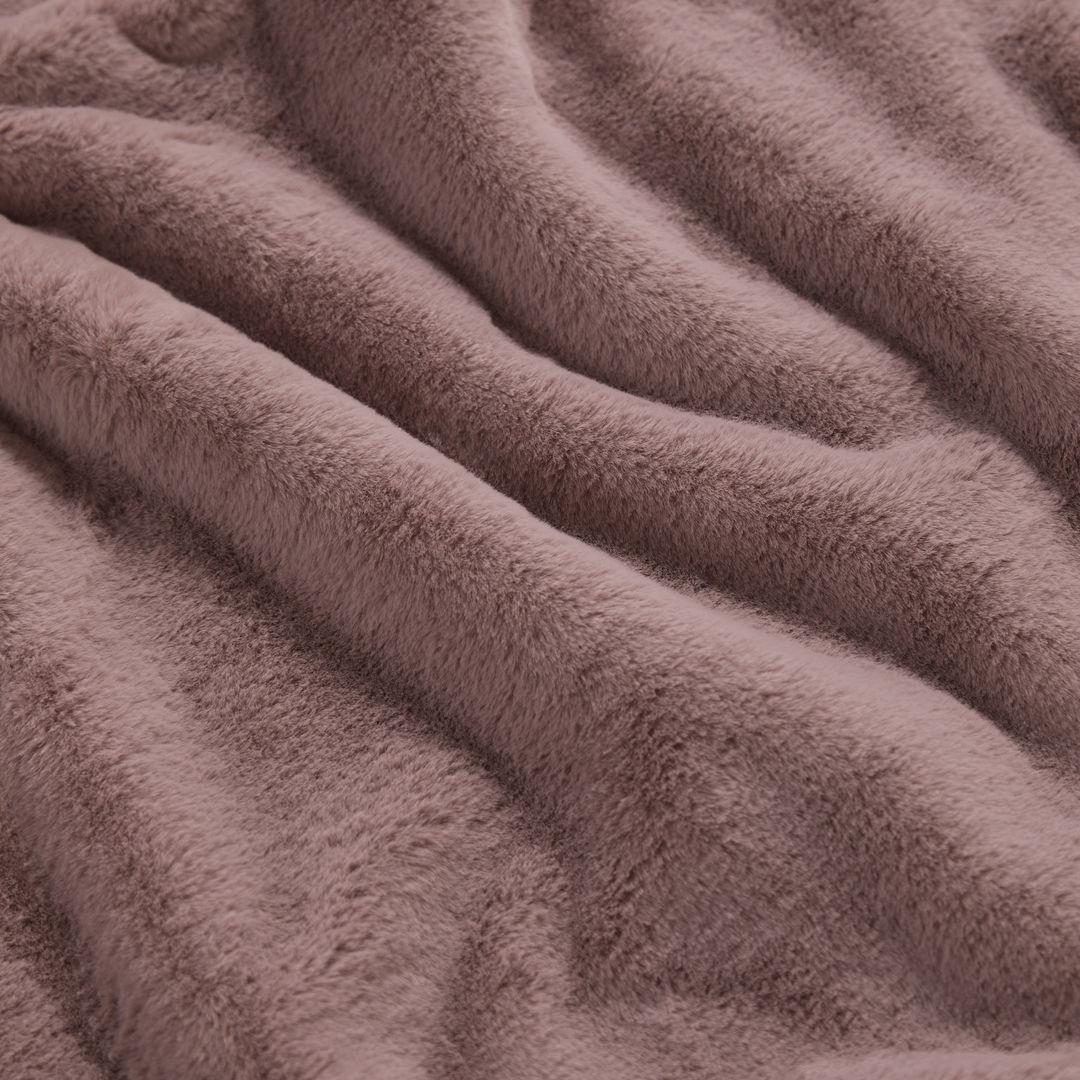 Double-Sided Soft and Luxurious Faux Fur Throw Blanket